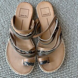 Dolce Vita Strap Flat Essential Sandals. Leather Brown & Animal Print. Size 6